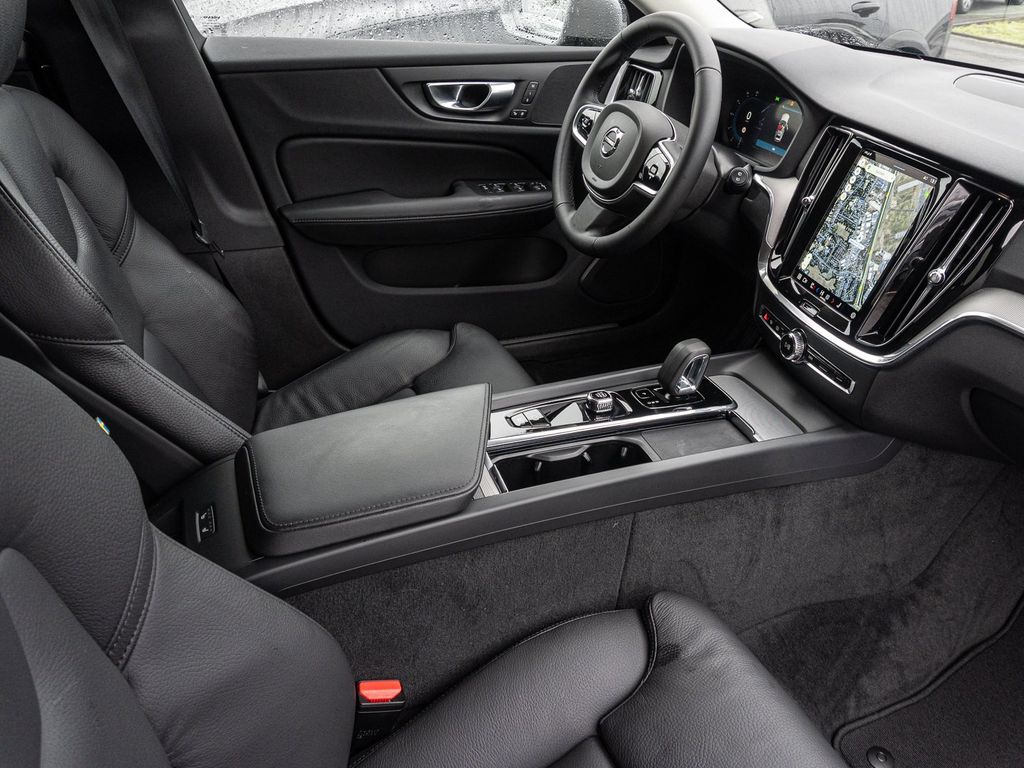 Volvo V60 Cross Country 2023