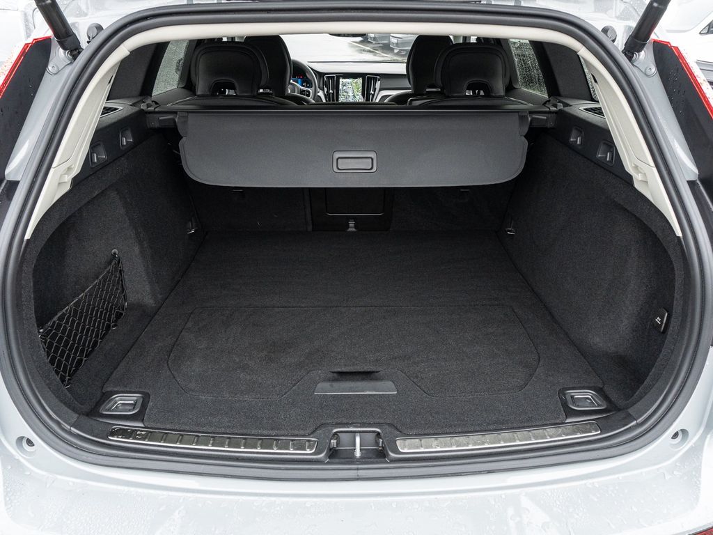 Volvo V60 Cross Country 2023