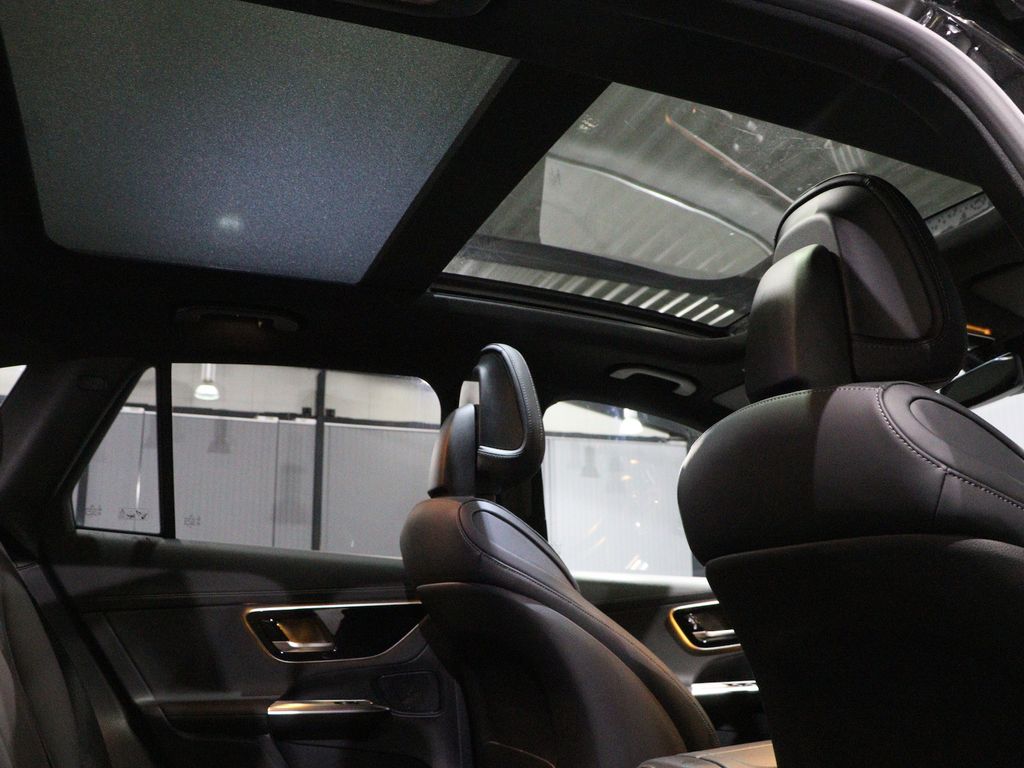 Mercedes-Benz GLC 300 2023