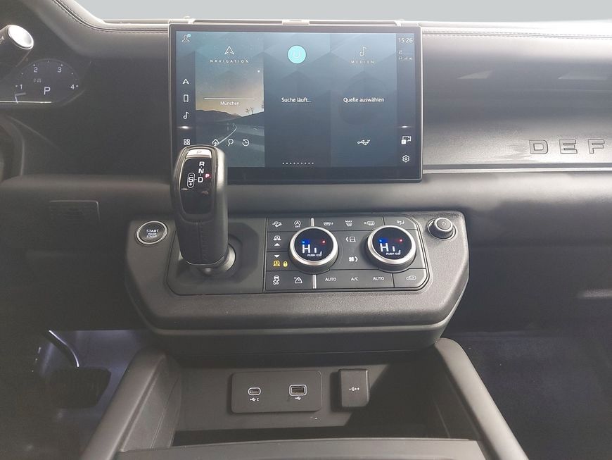 Land Rover Defender 2022