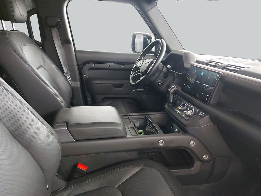 Land Rover Defender 2022