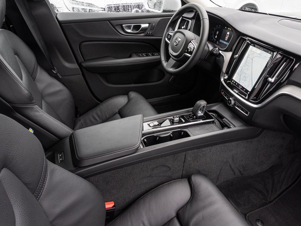 Volvo V60 Cross Country 2023