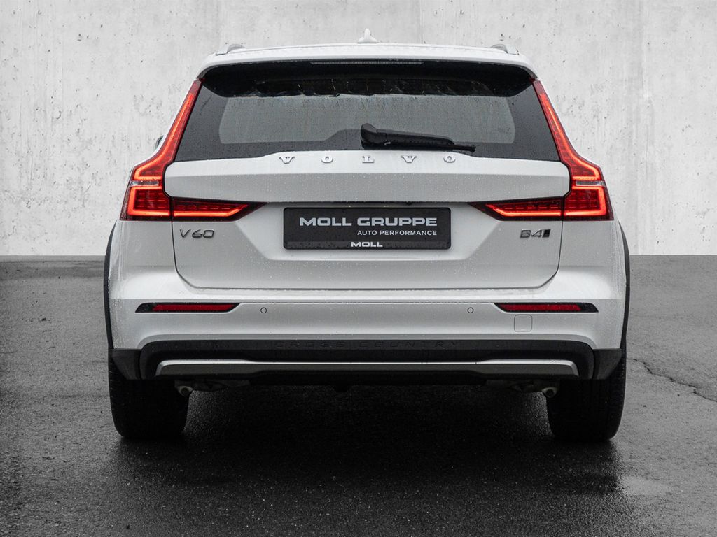 Volvo V60 Cross Country 2023