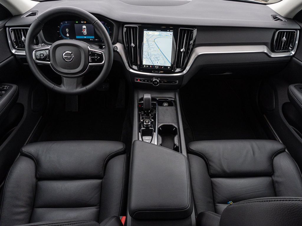 Volvo V60 Cross Country 2023