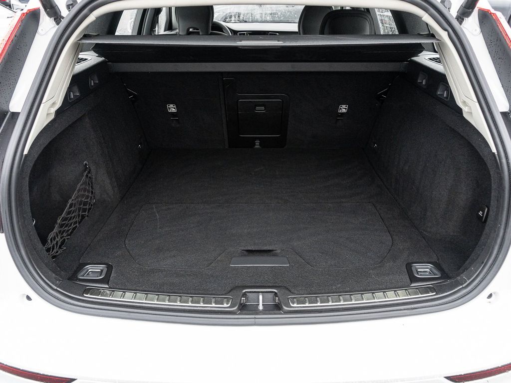 Volvo V60 Cross Country 2023