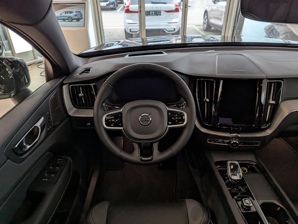 Volvo XC60 2025