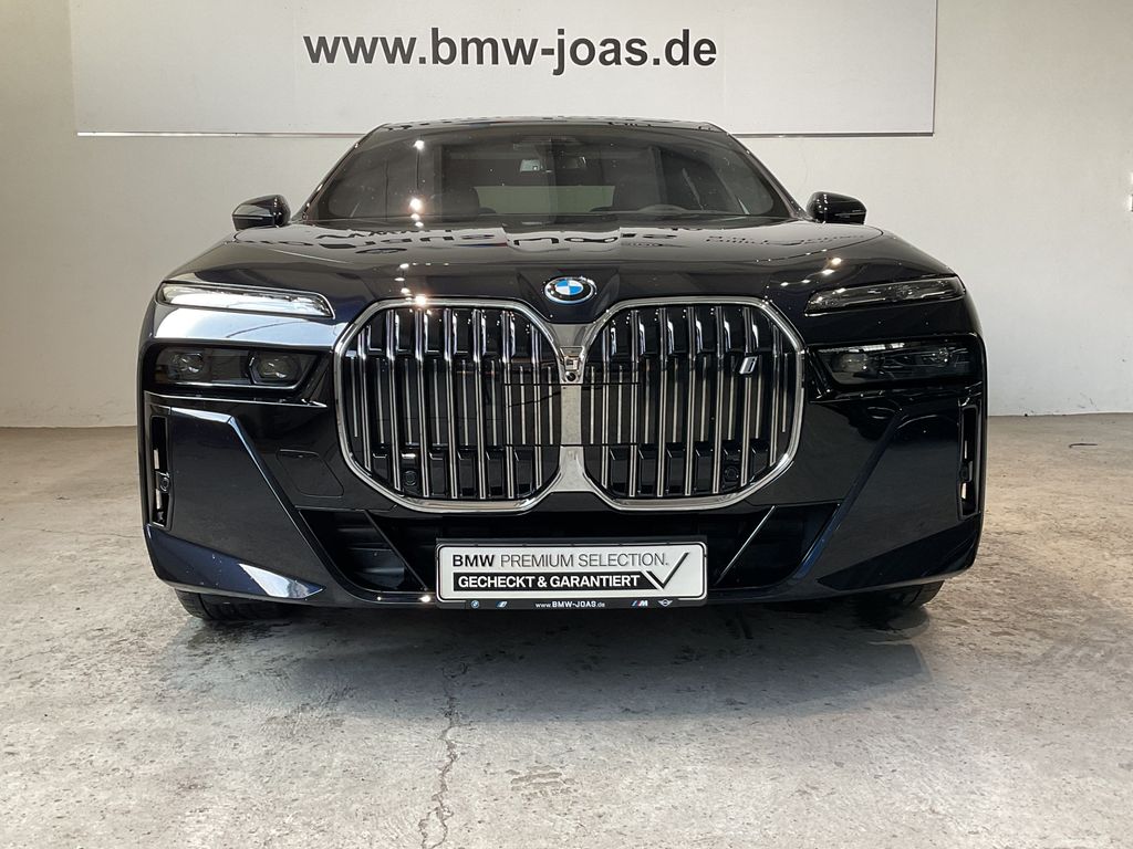 BMW i7 2024