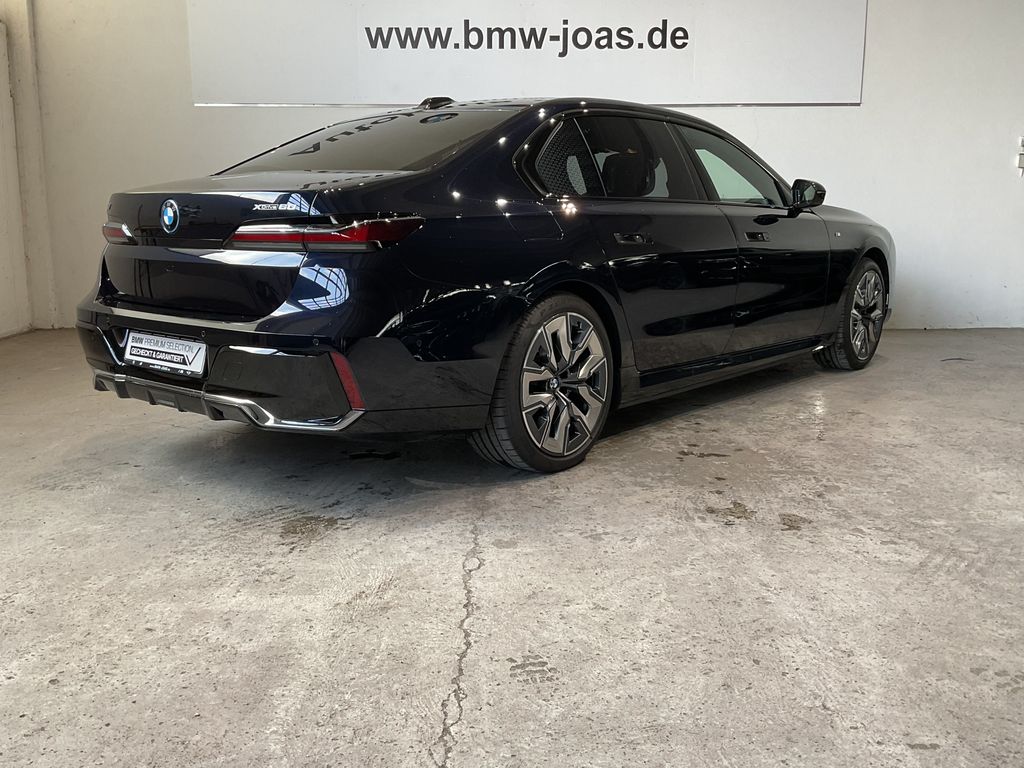 BMW i7 2024