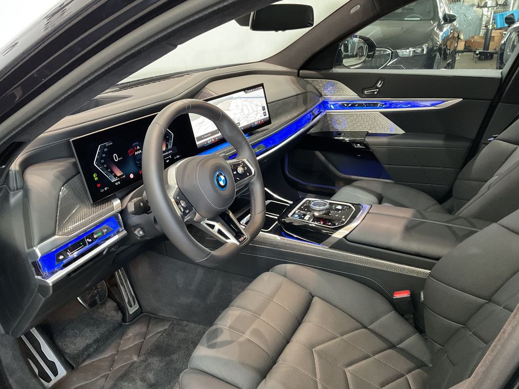 BMW i7 2024