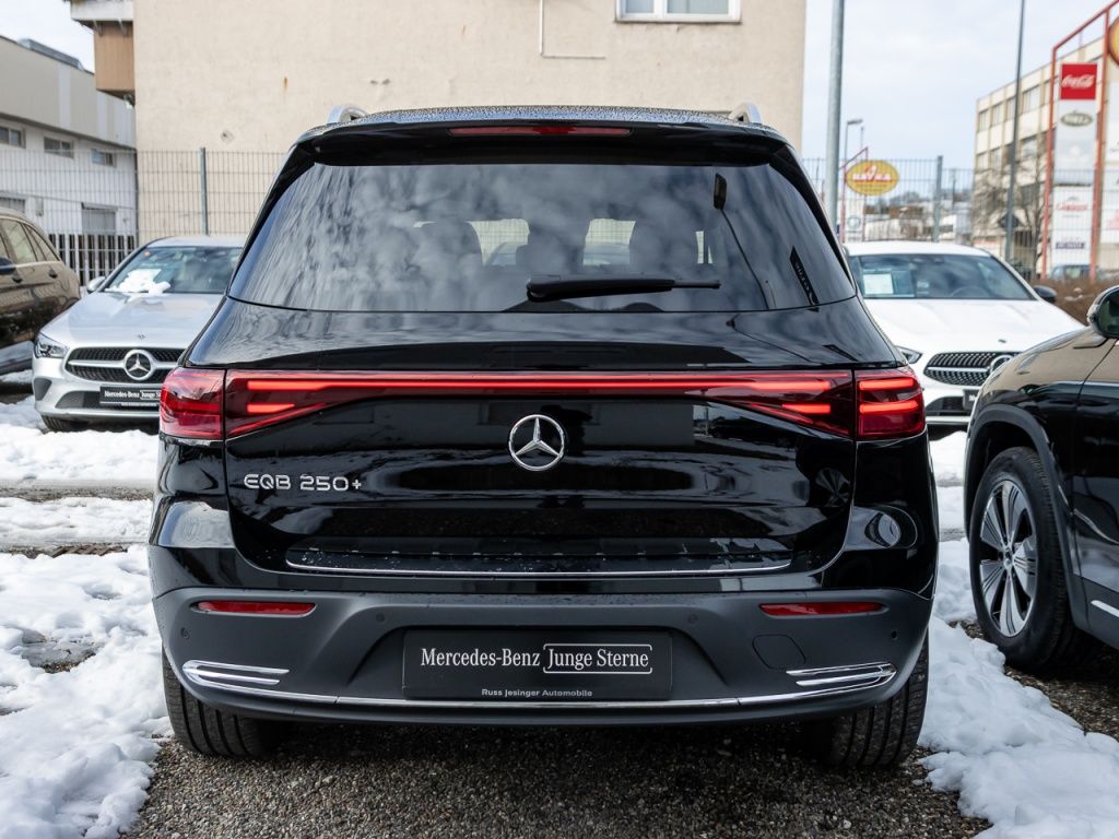 Mercedes-Benz EQB 2024