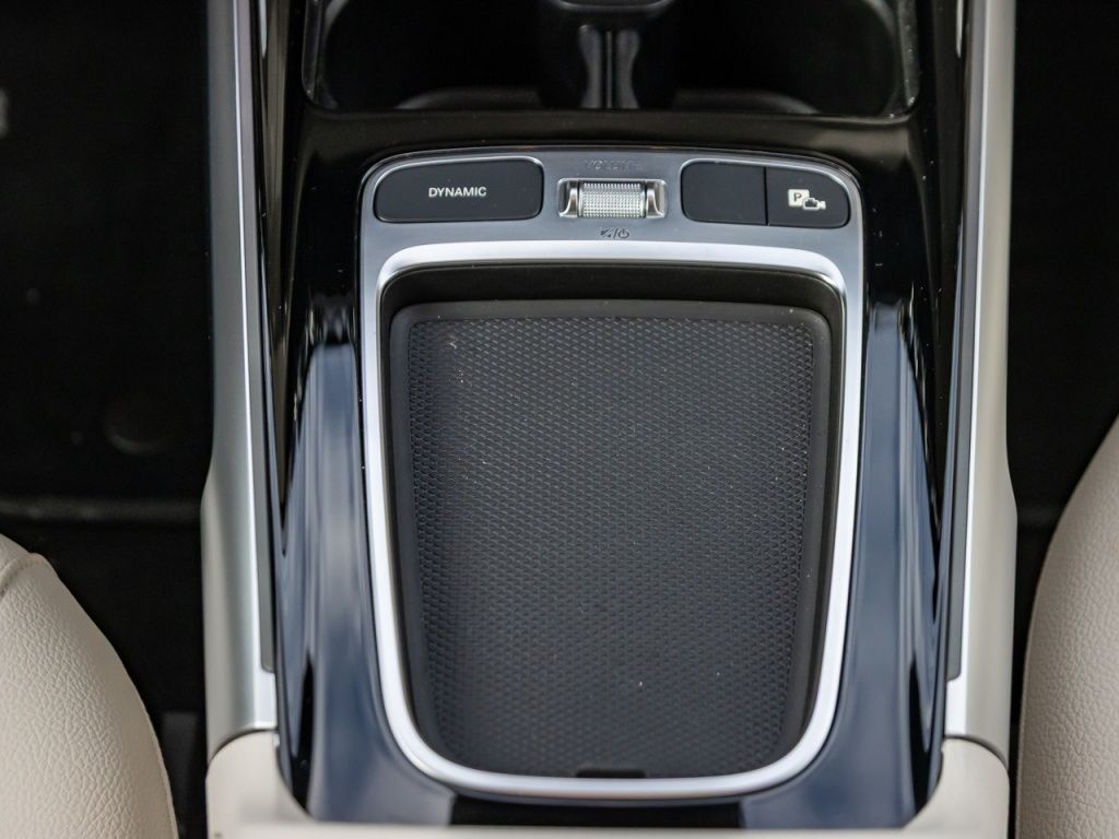 Mercedes-Benz EQB 2024