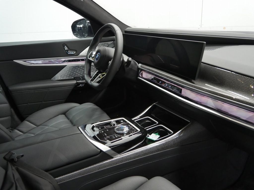 BMW i7 2025