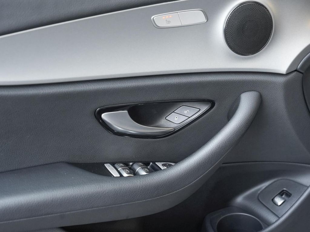 Mercedes-Benz E 300 2022