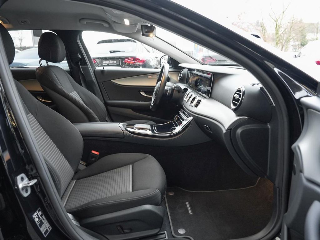 Mercedes-Benz E 300 2022