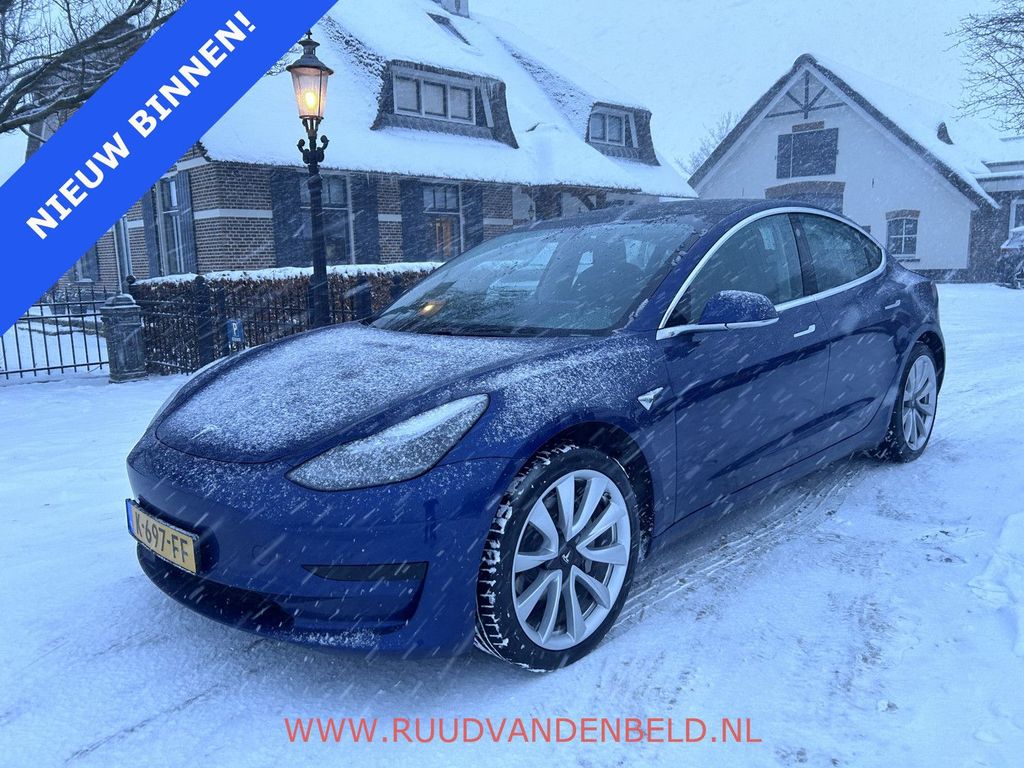 Tesla Model 3 2020