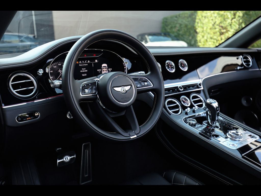 Bentley Continental GTC 2022