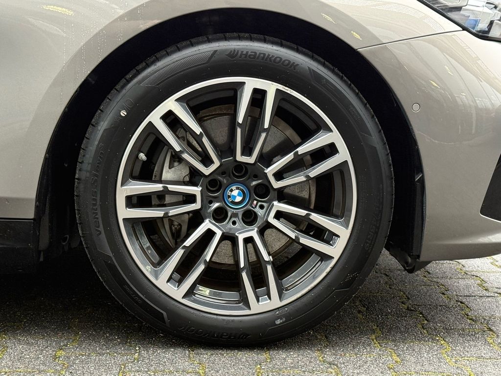 BMW i5 2025