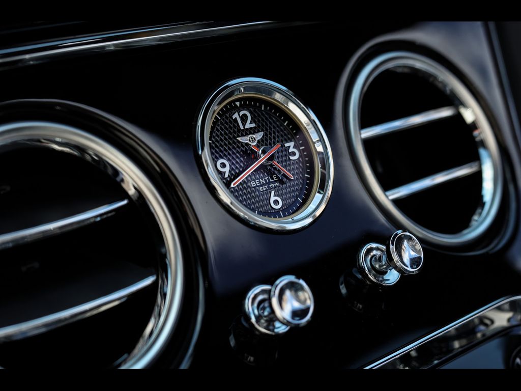 Bentley Continental GTC 2022