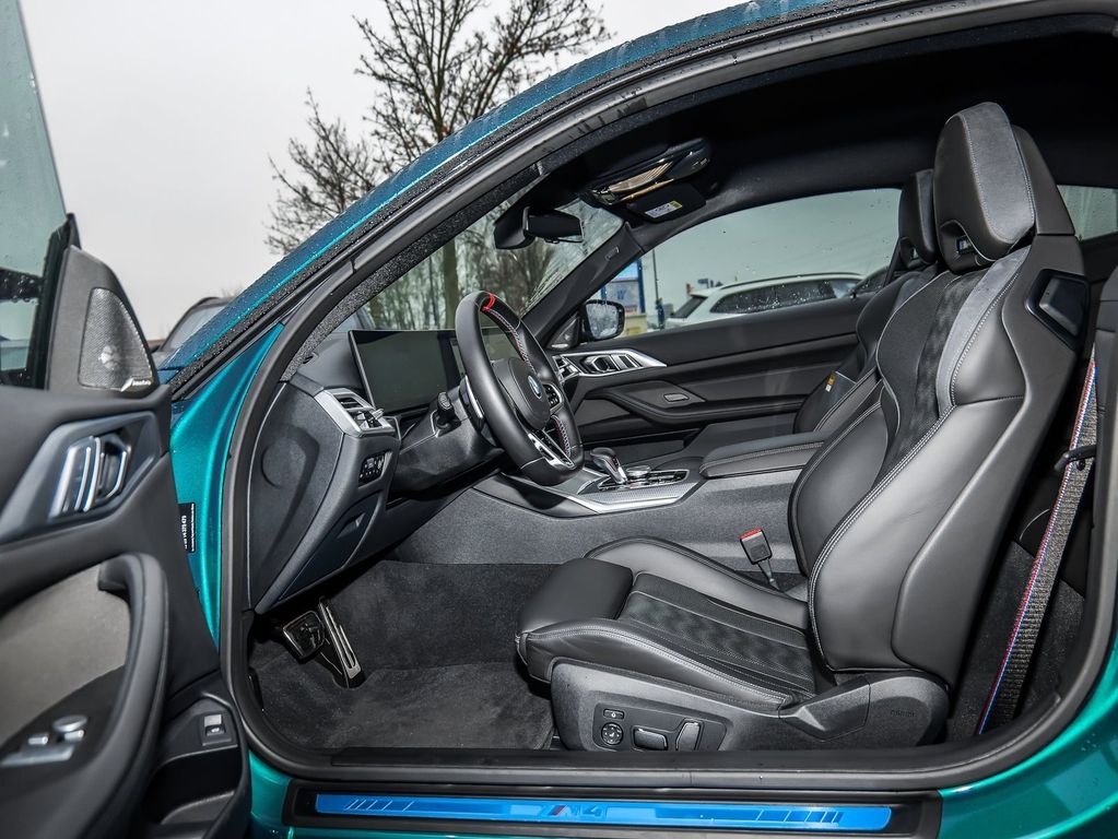 BMW M4 2025