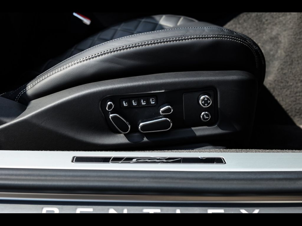 Bentley Continental GTC 2022