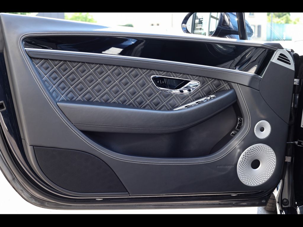 Bentley Continental GTC 2022