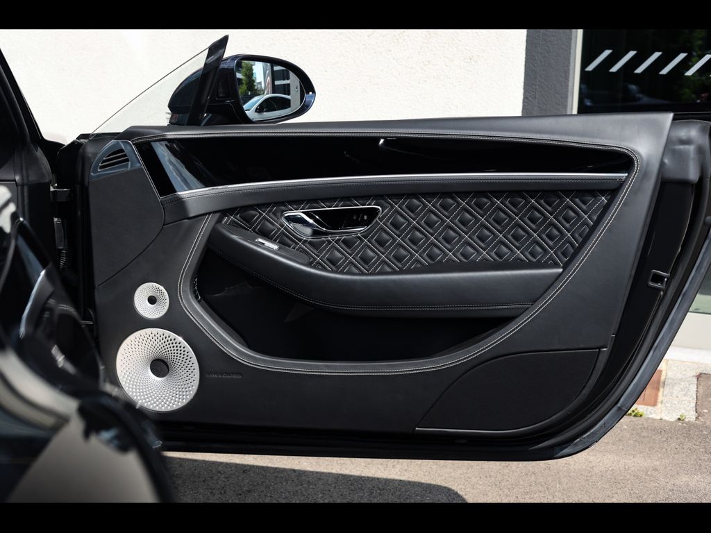 Bentley Continental GTC 2022