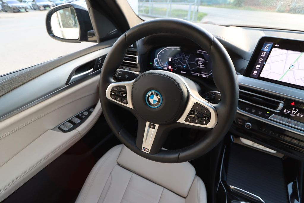 BMW iX3 2025