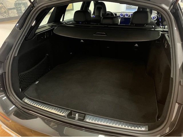 Mercedes-Benz C 300 2025