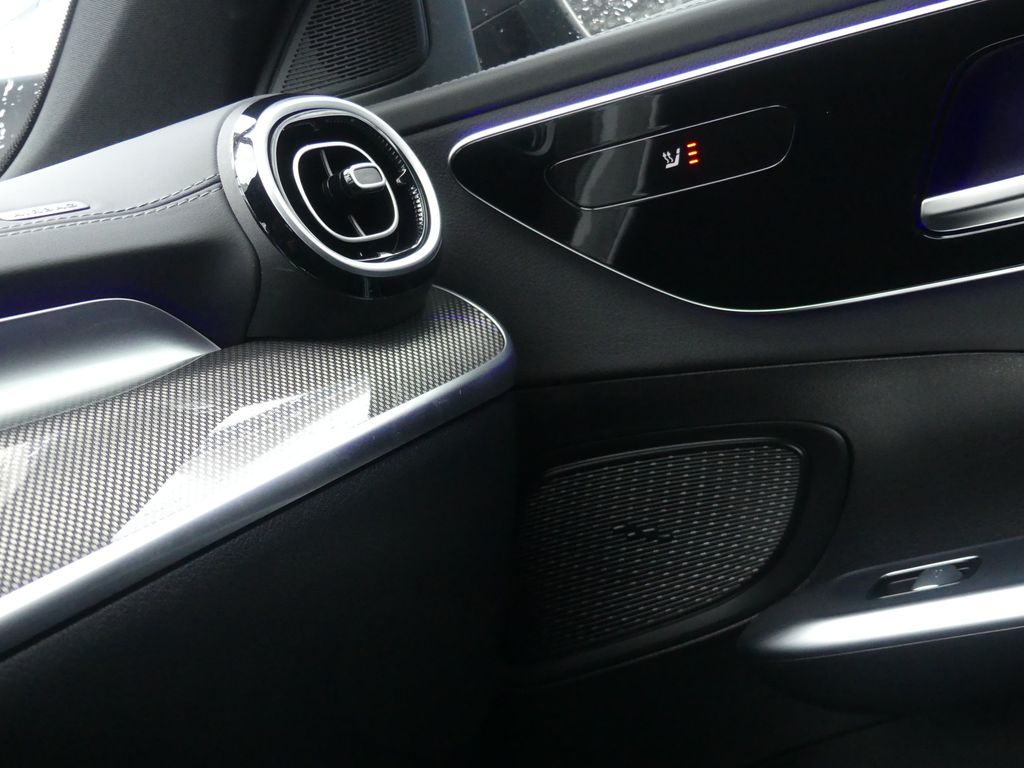 Mercedes-Benz C 300 2025