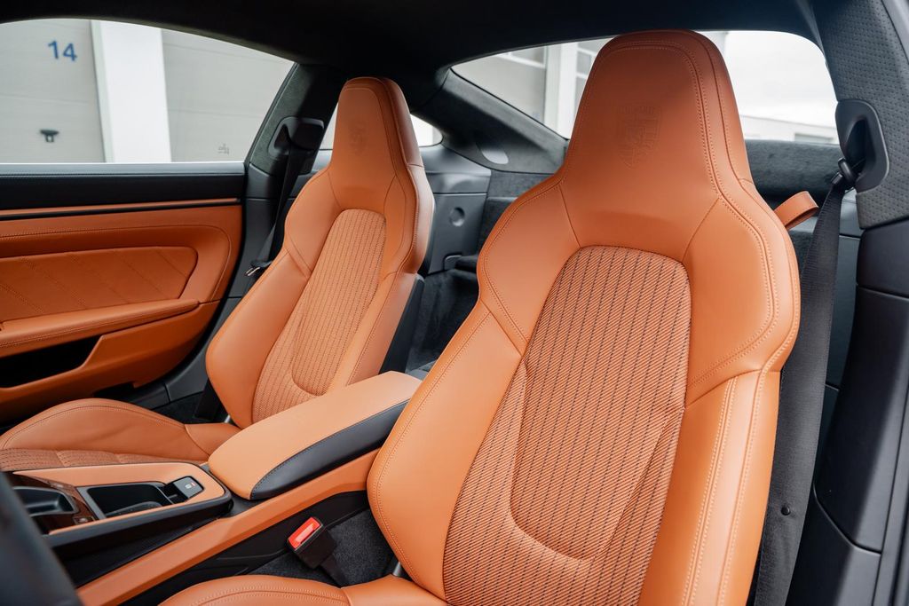 Porsche 992 2025