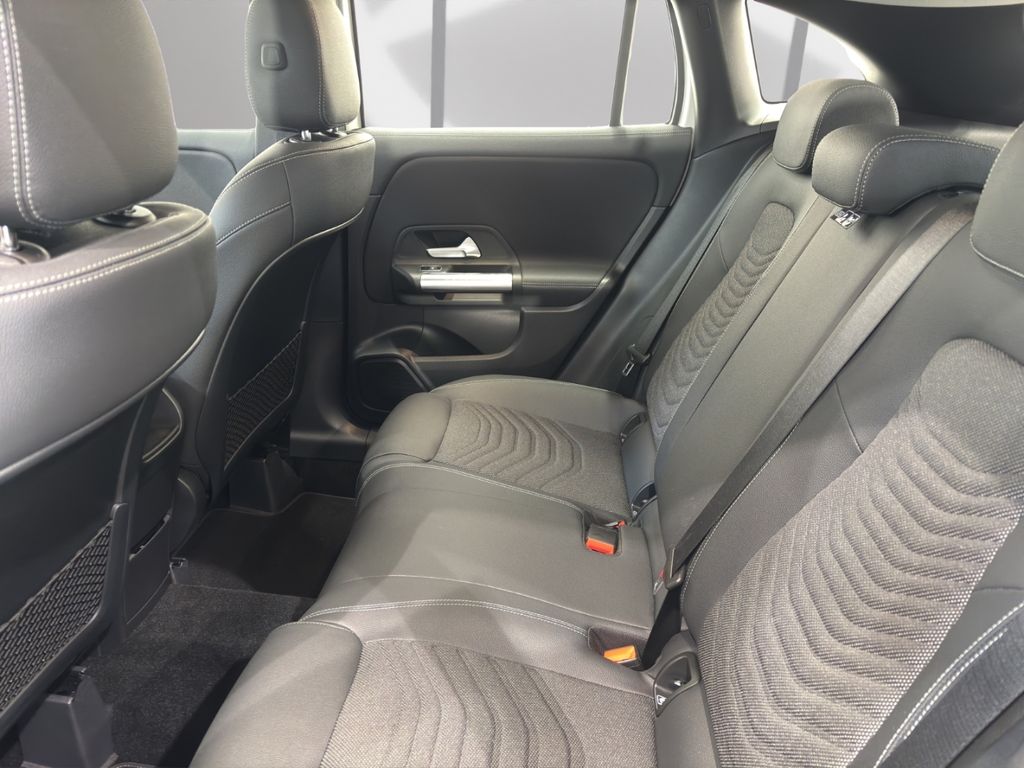 Mercedes-Benz GLA 250 2025