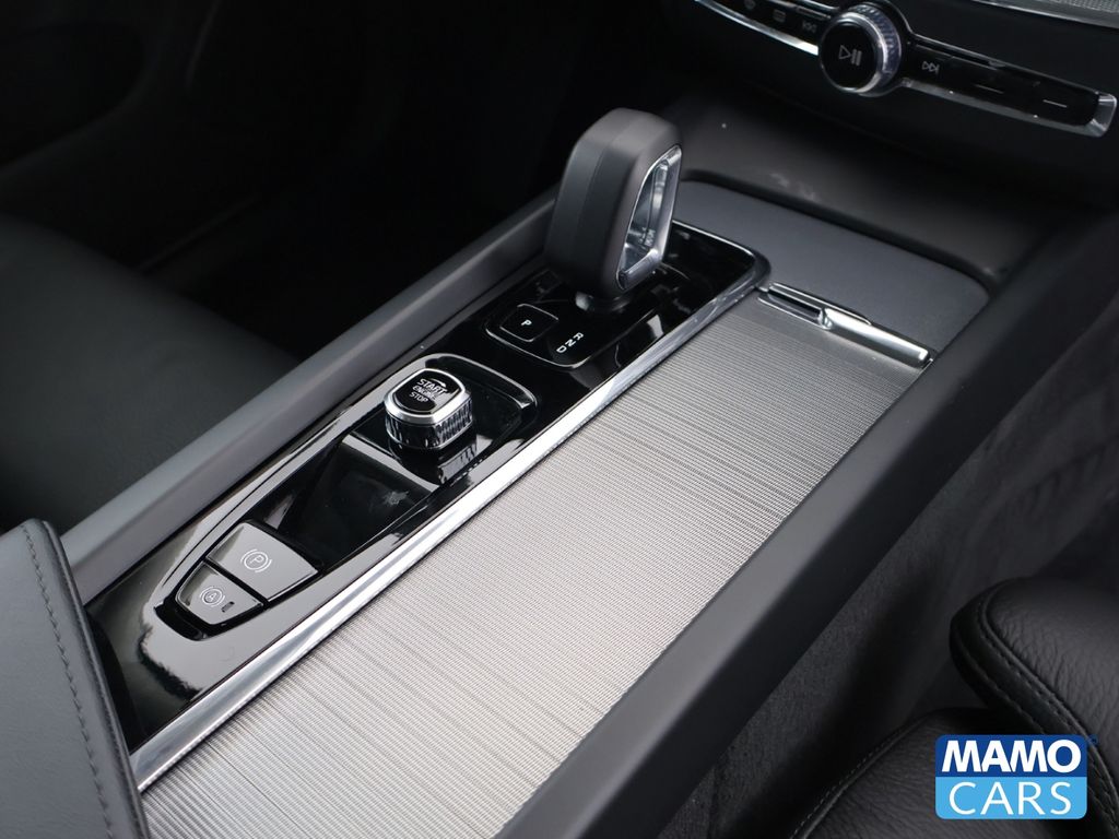 Volvo XC60 2025