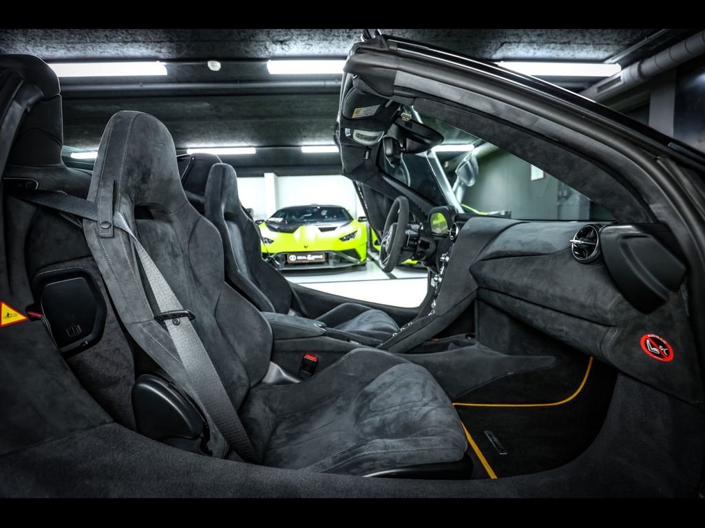 McLaren 720S 2022