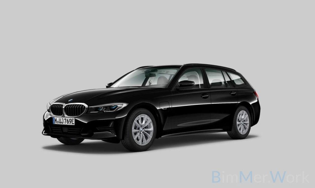 BMW 330 2022