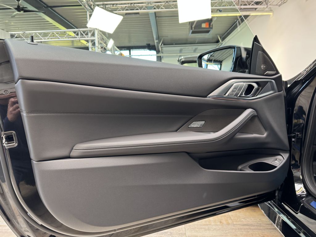 BMW M4 2025