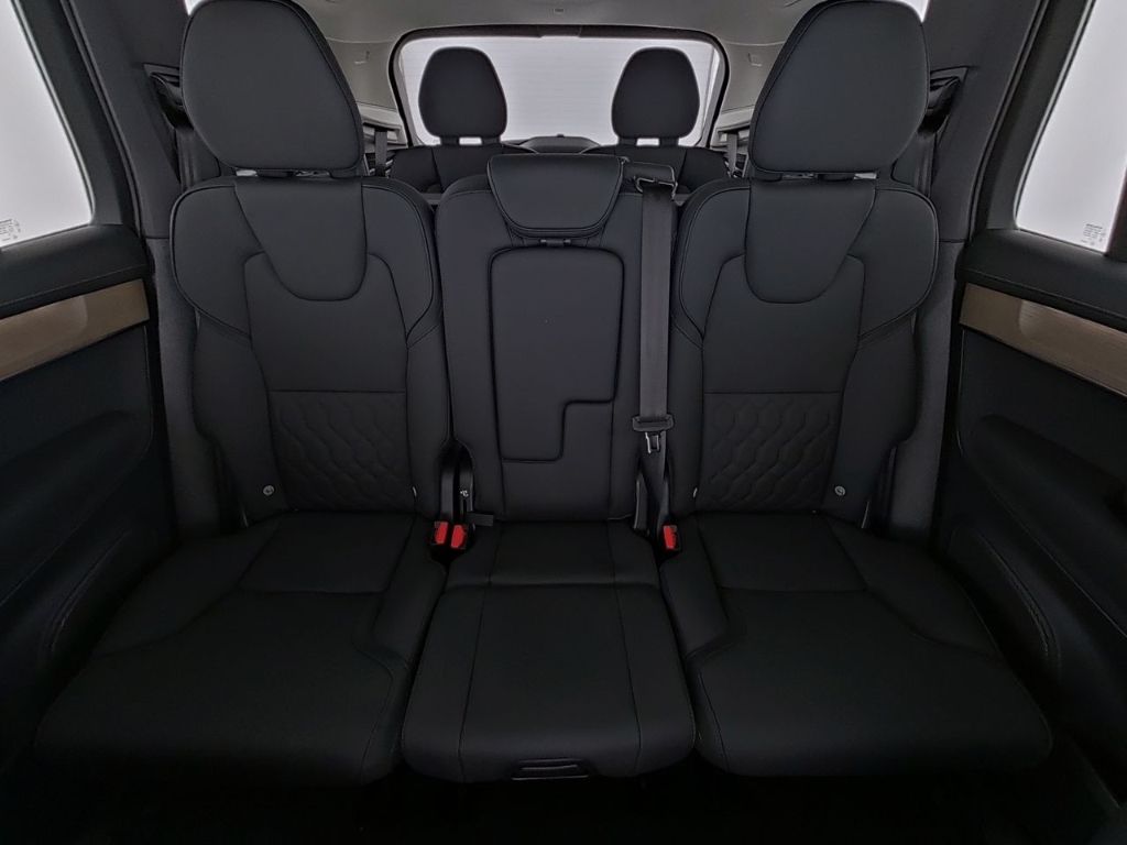 Volvo XC90 2025