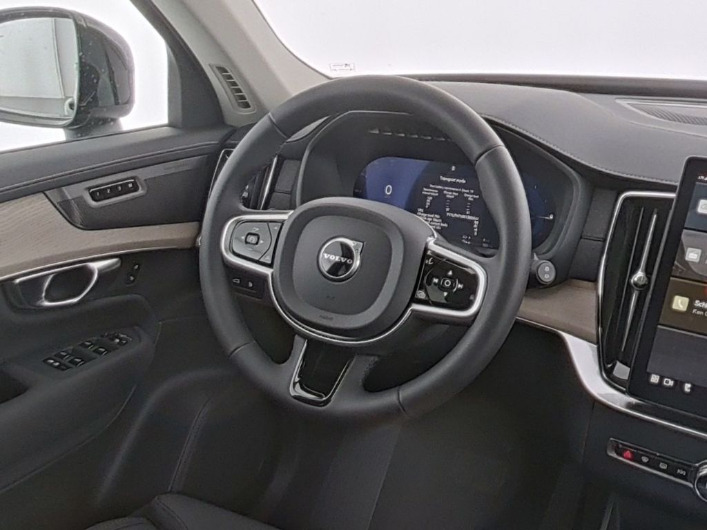 Volvo XC90 2025