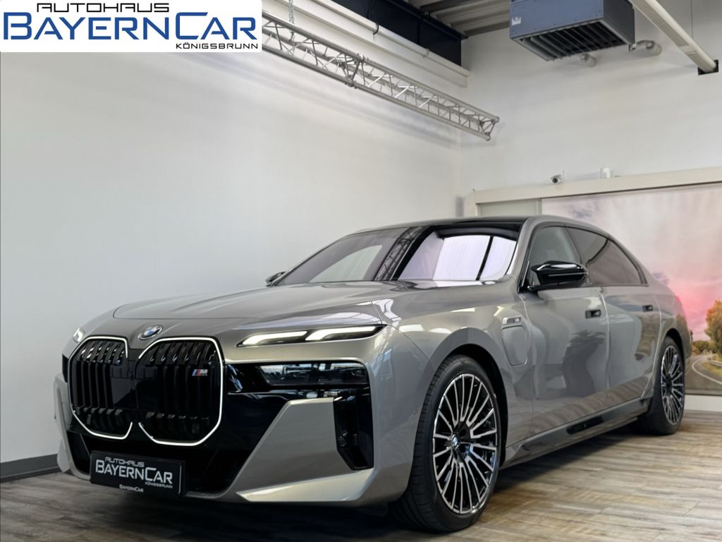 BMW M760 2025