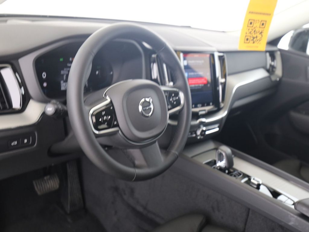 Volvo XC60 2025