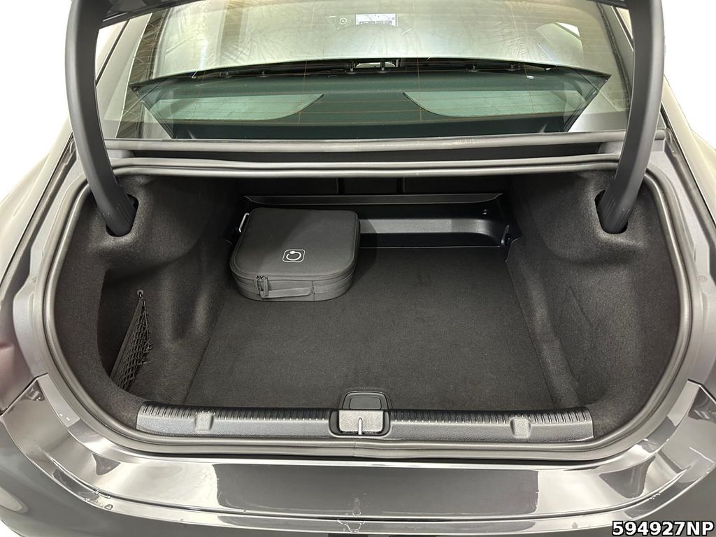 Mercedes-Benz EQE 2024