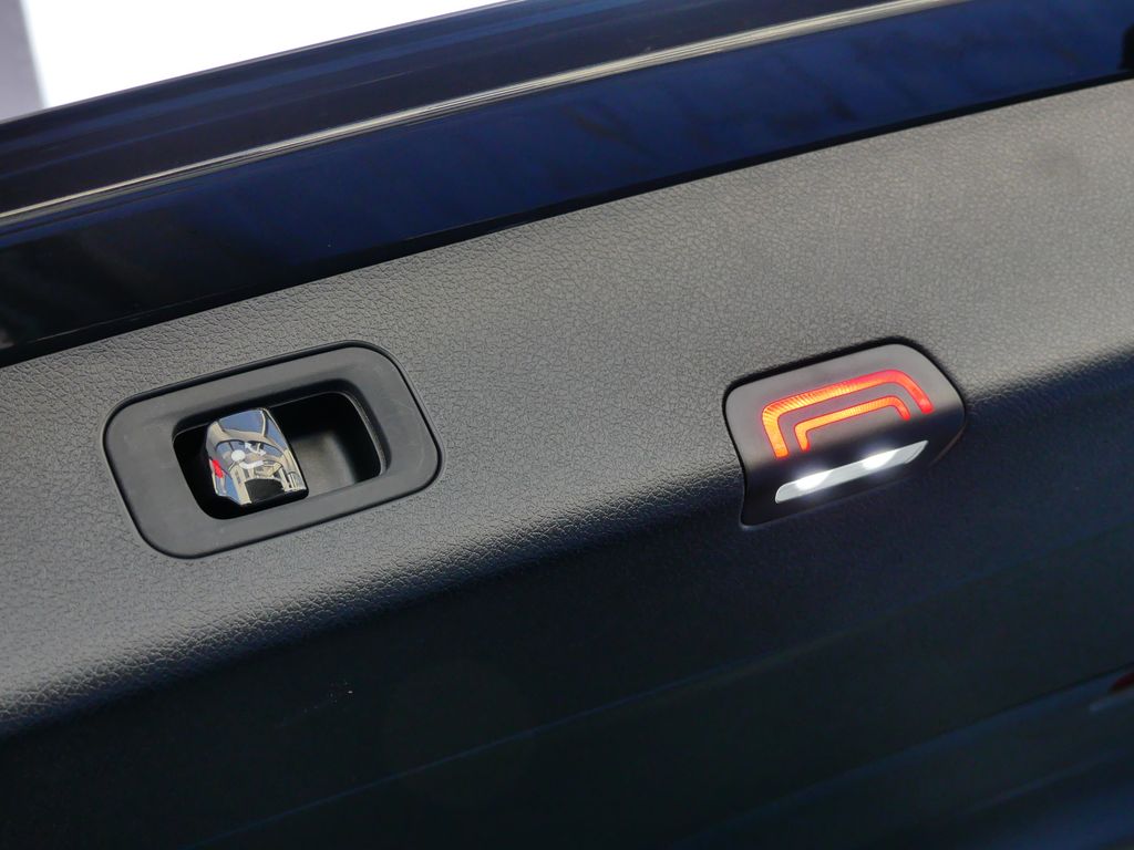 Mercedes-Benz E 220 2025