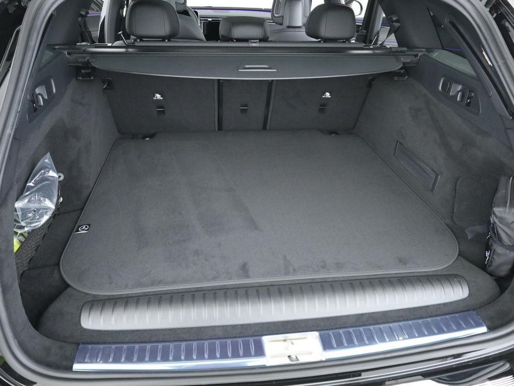 Mercedes-Benz E 300 2025