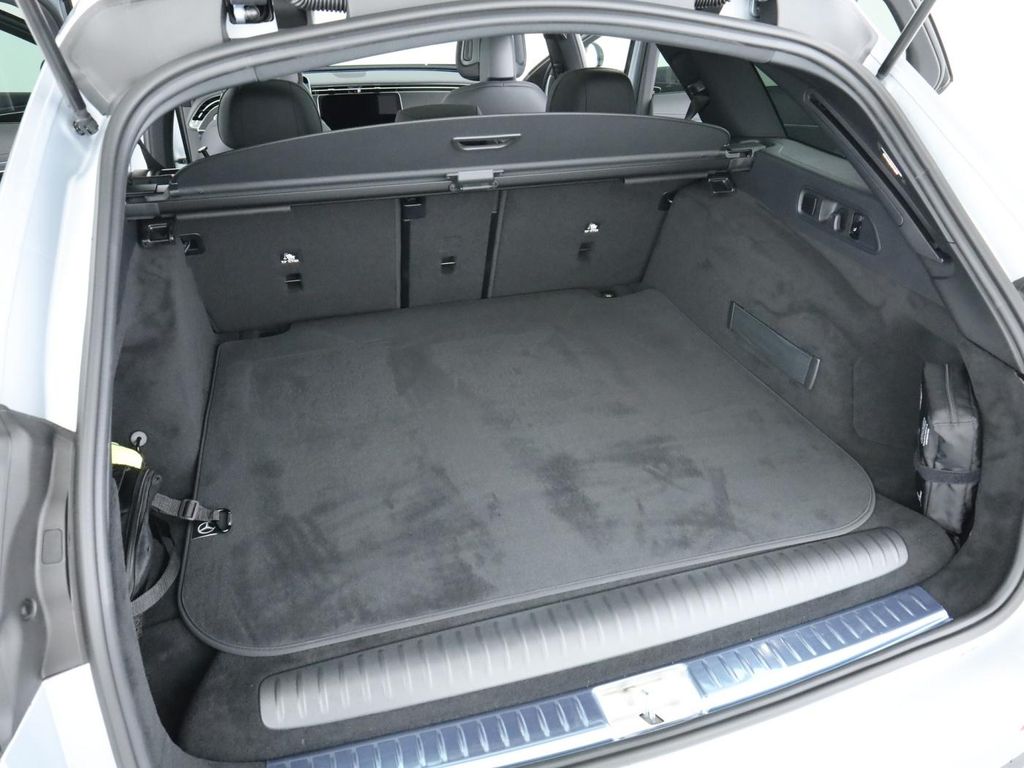 Mercedes-Benz E 300 2025