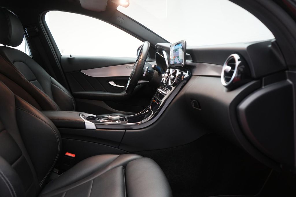 Mercedes-Benz C 300 2021