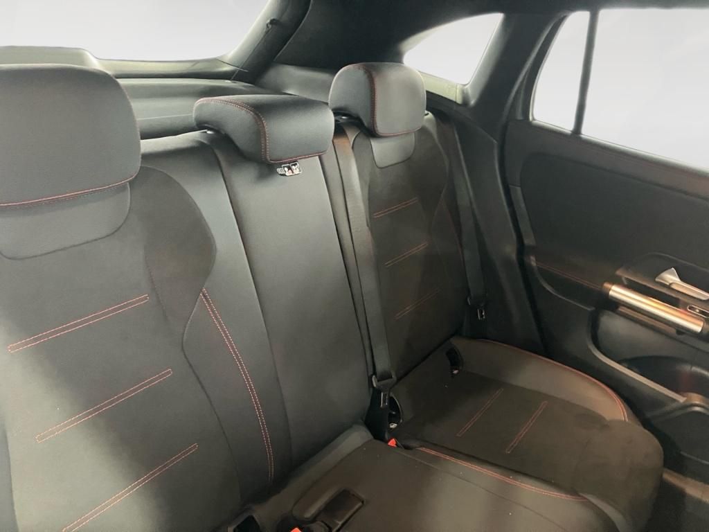 Mercedes-Benz GLA 200 2025