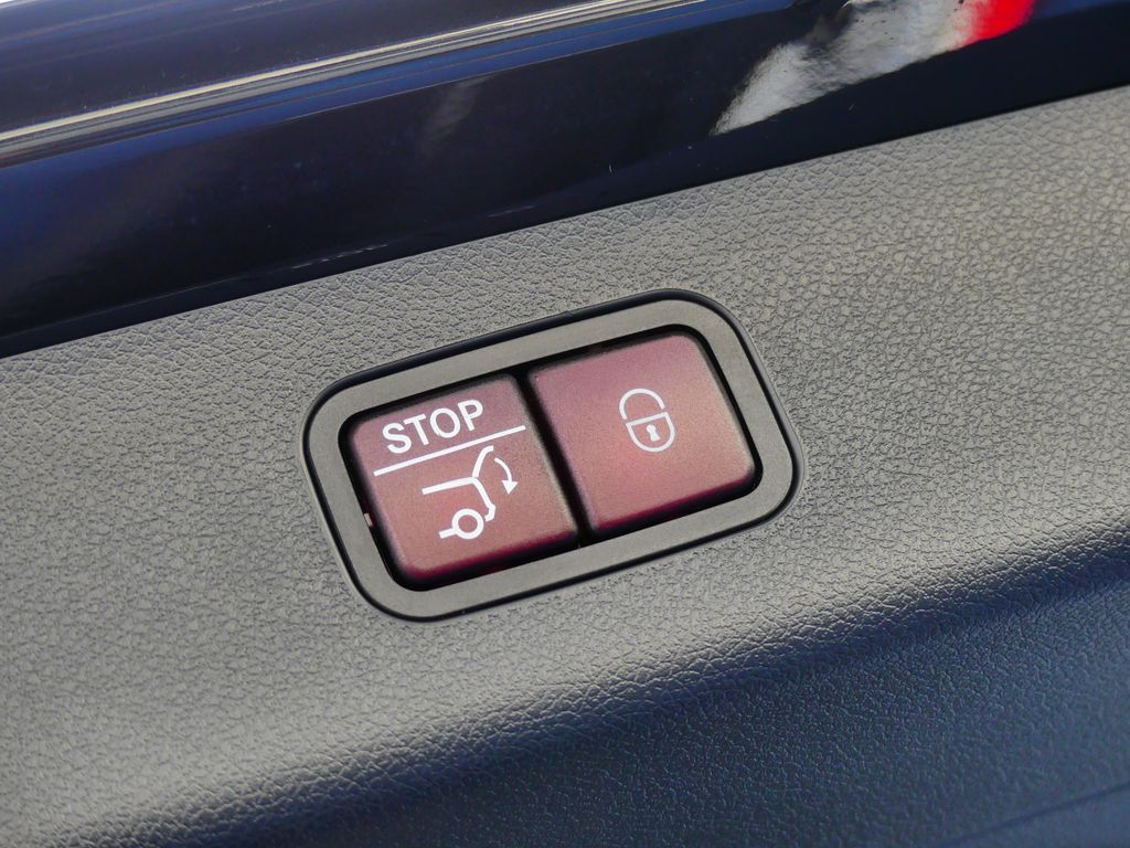 Mercedes-Benz E 220 2025