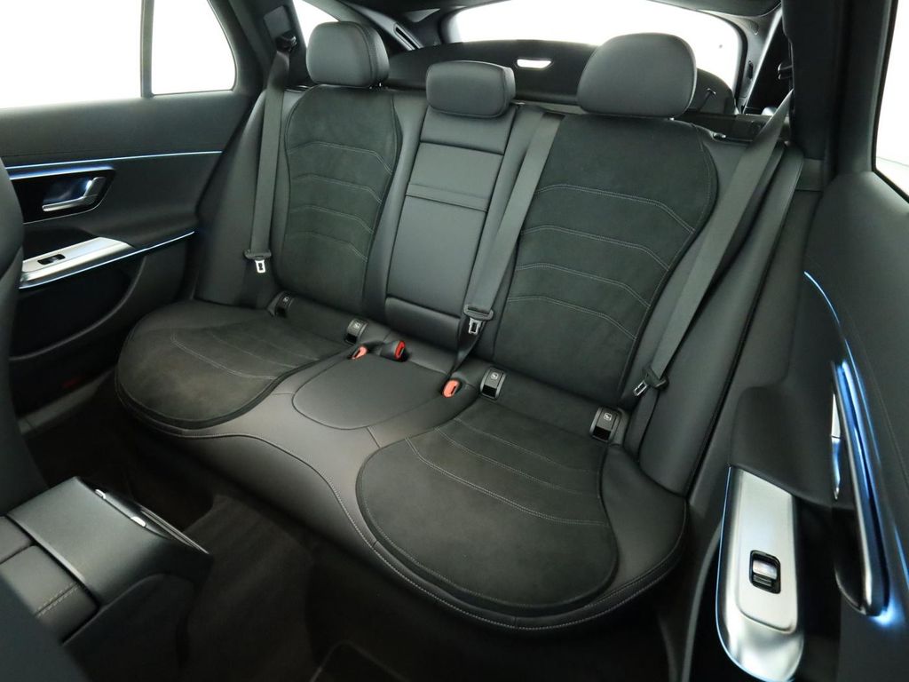 Mercedes-Benz E 300 2025