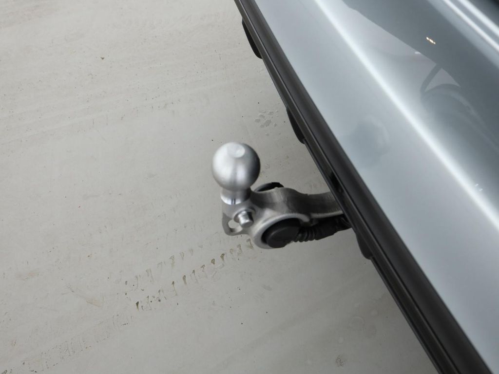 Mercedes-Benz E 300 2025