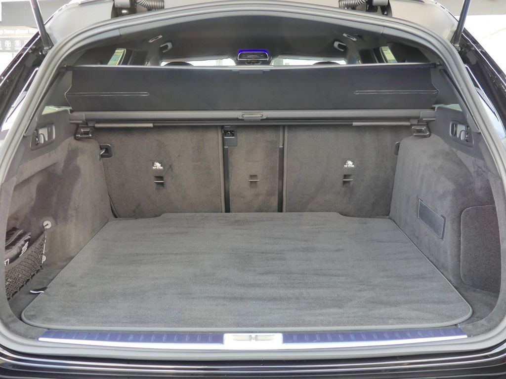 Mercedes-Benz E 220 2025