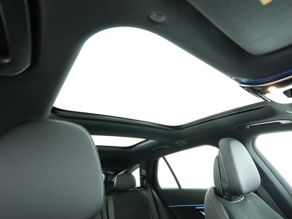 Mercedes-Benz E 300 2025